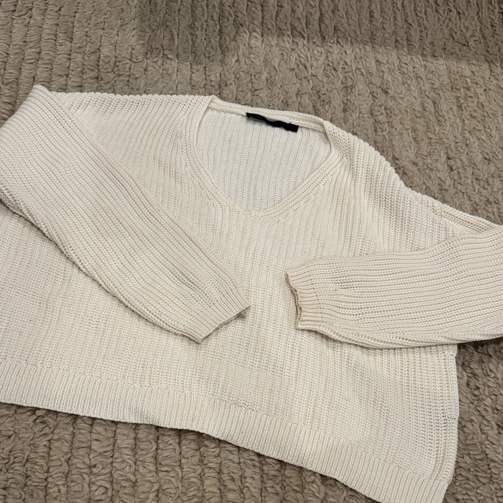 Jenni Kayne Cream V-Neck Sweater size m boxy cropped fit